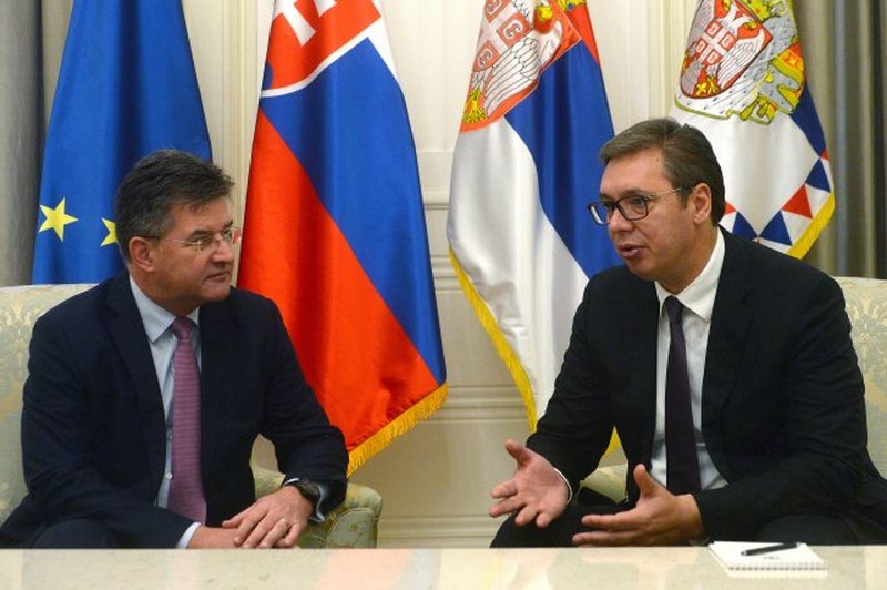Lajçaku sot në Beograd takohet me Vuçiqin