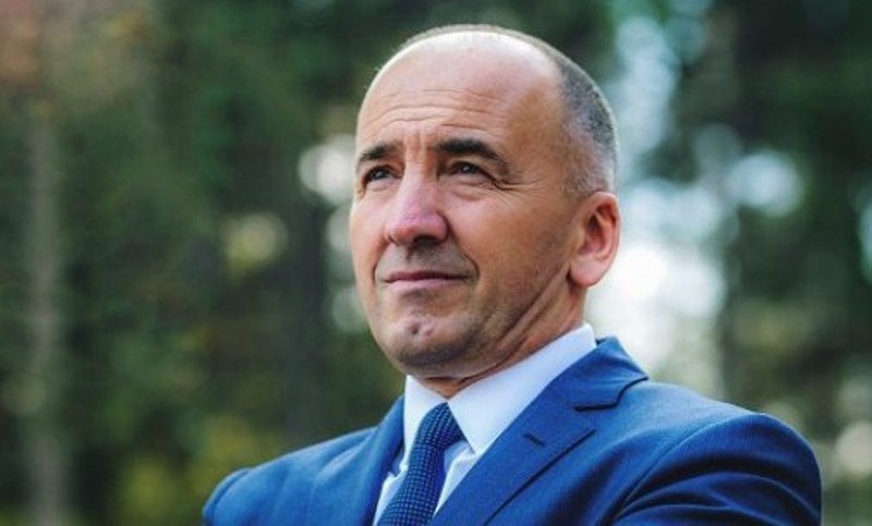 gazmend-muhaxheri-tregon-nese-do-t’i-hyje-gares-per-kryetar-te-ldk-se