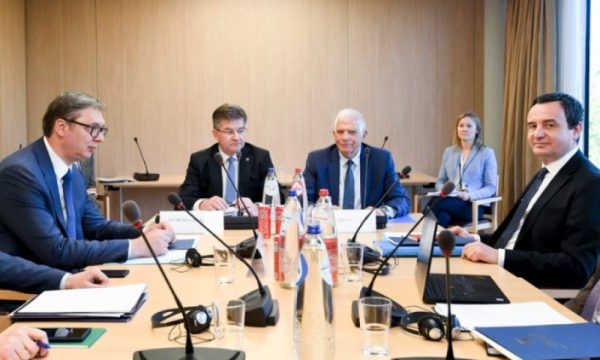 vllasi:-s’ka-perparim-ne-dialog-para-zgjedhjeve-ne-serbi