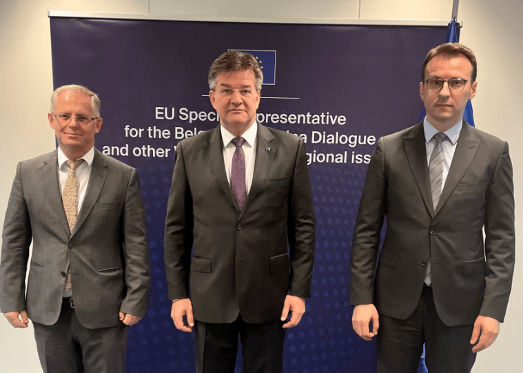 dialogu-kosove-serbi,-bislimi-dhe-petkoviq-sot-perballe-njeri-tjetrit-ne-bruksel
