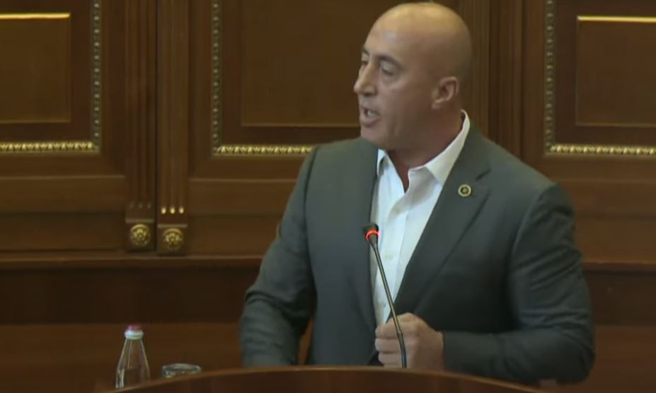 haradinaj-kerkon-dyfishim-te-pagave-per-ushtaret-dhe-policet