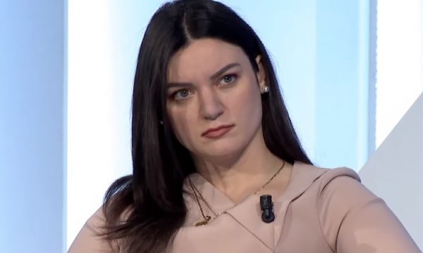 statovci-flet-per-nje-rekord-te-ri:-per-dy-vite-e-gjysme,-buxhetit-ia-shtuam-nje-miliard-euro