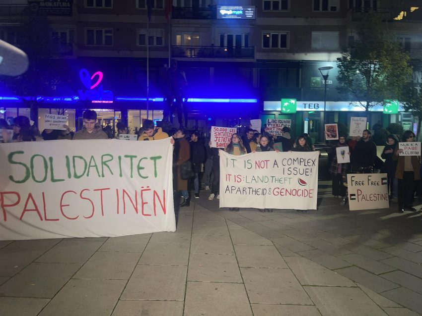 Protestë në Prishtinë: Qeveria e Kosovës të mos heshtë ndaj “spastrimit entik” në Gazë
