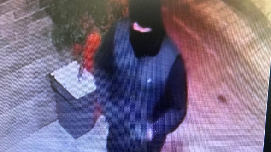 dyshohet-per-“vjedhje-te-rende”,-policia-kerkon-ndihme-per-identifikimin-e-nje-personi