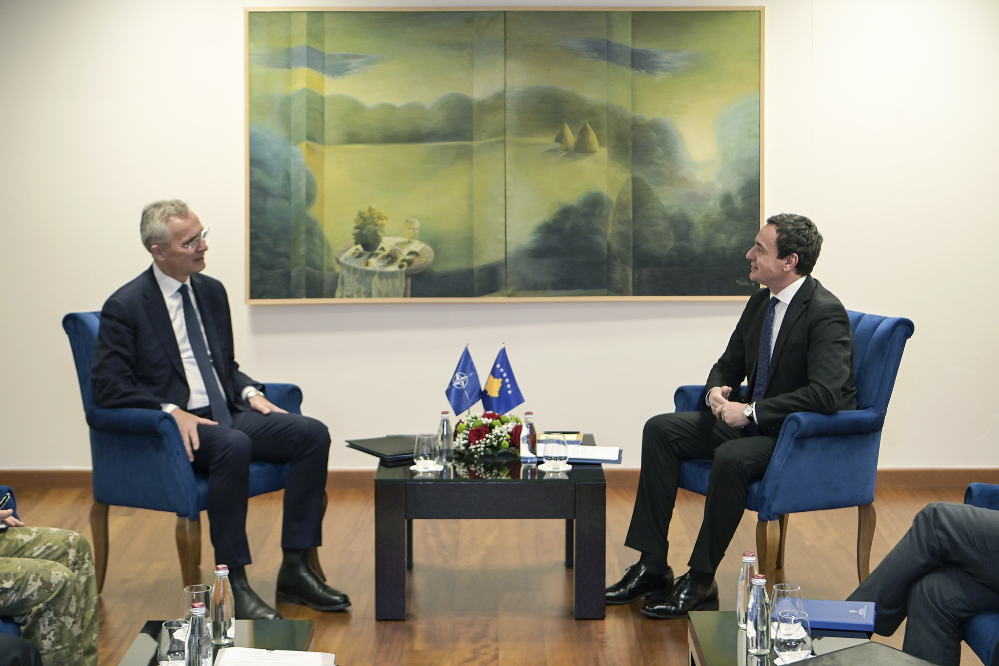 Kurti njofton Sekretarin e Përgjithshëm të NATO-s për rrezikun që vjen nga Serbia