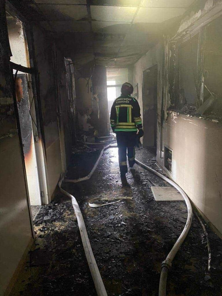 pamje-brenda-zyrave-te-djegura-ne-iml-(foto)