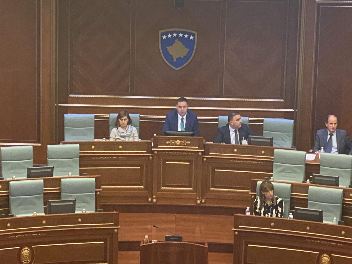 konjufca:-kryeministri-dhe-ministrat-e-kane-obligim-t’iu-pergjigjen-deputeteve