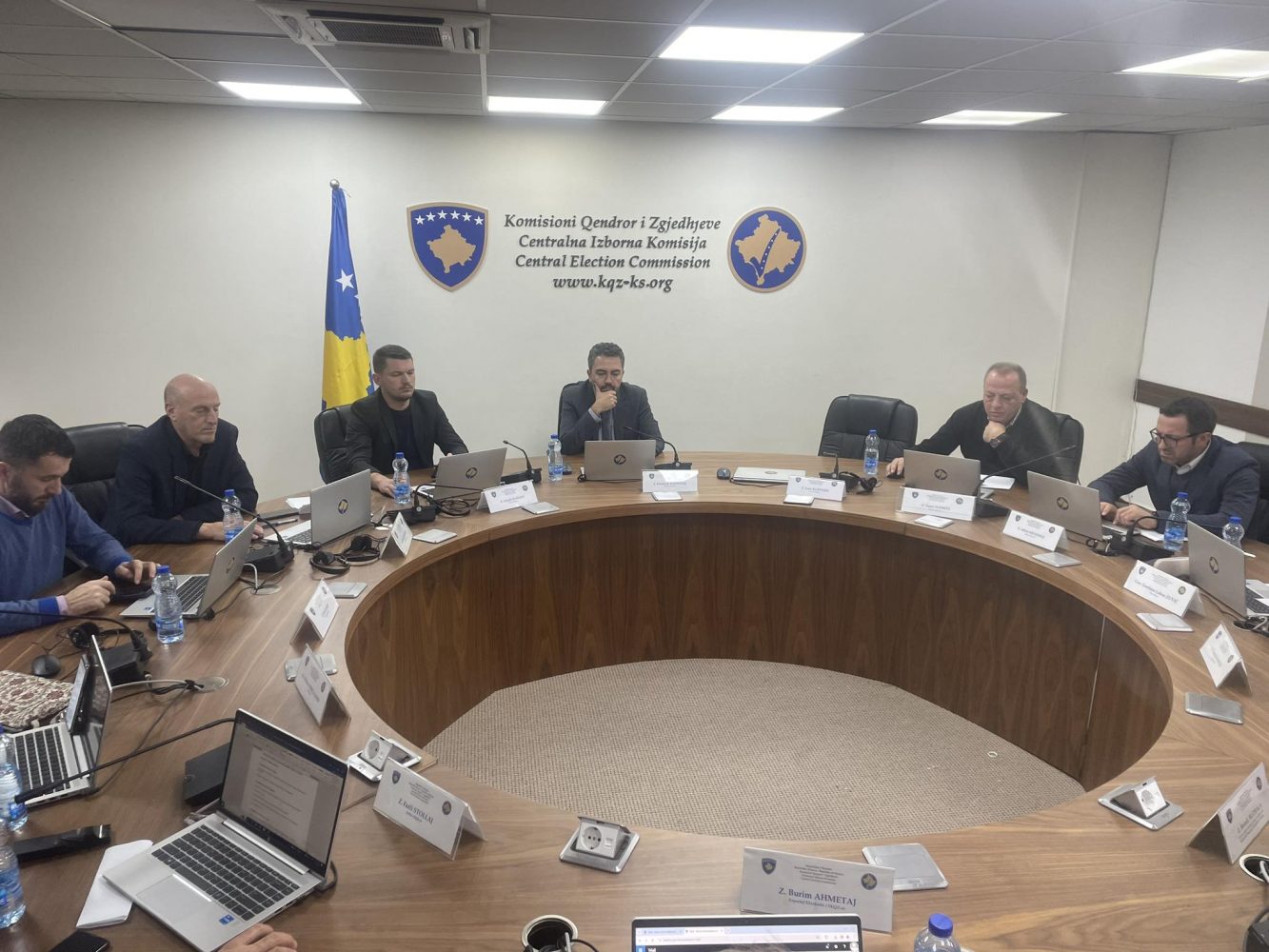 ligji-i-ri-per-zgjedhjet,-kqz-ja-do-te-zhvilloje-takime-me-kryetaret-e-komunave
