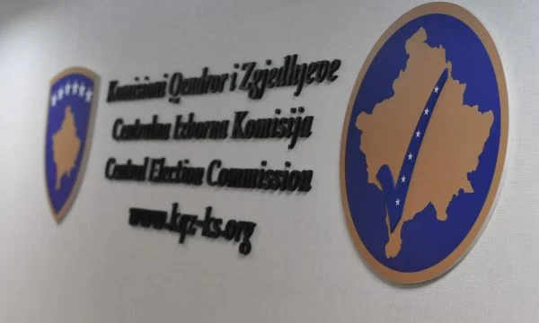 KQZ-ja lanson fushatën informuese “Gjej dhe ndërro Qendrën e Votimit” brenda komunës