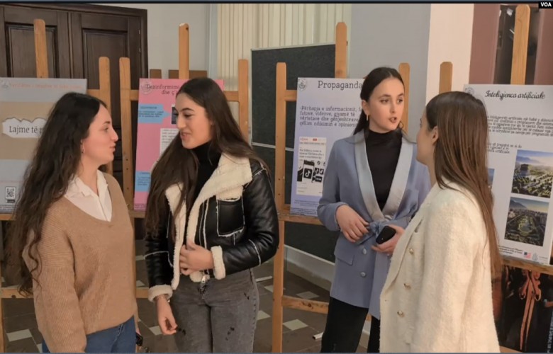 ndikimi-i-rrjeteve-sociale-ne-jeten-e-te-rinjve