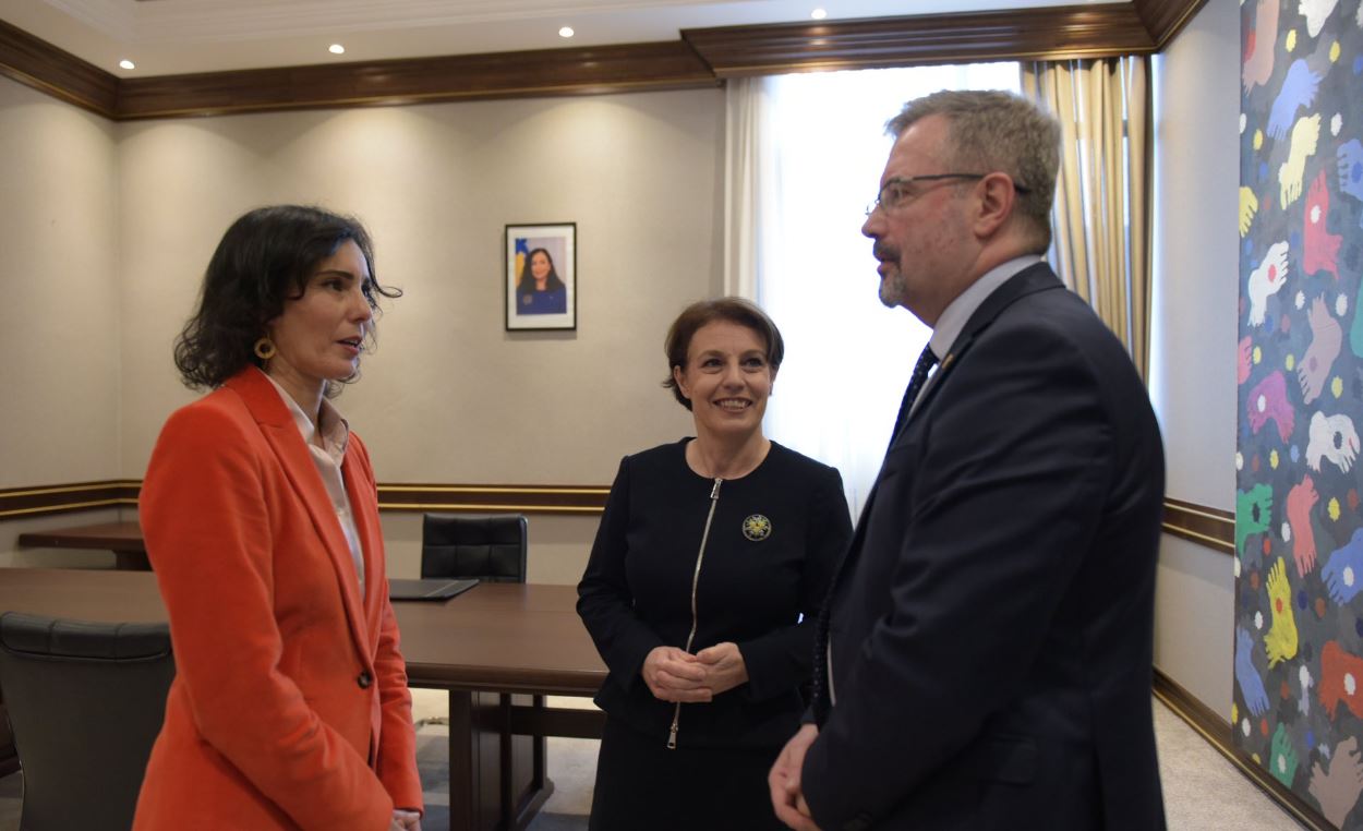 bajrami-thote-se-vizita-e-kryediplomates-belge-theksoi-marredheniet-e-mira-kosove-belgjike
