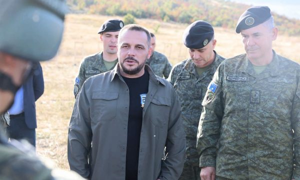 ministri-i-mbrojtjes:-po-furnizohemi-me-sistemet-me-moderne-te-armatimit