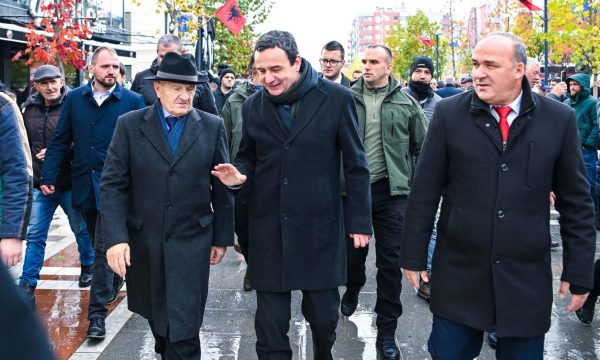 zbulimi-i-shtatores-se-adem-demacit,-albin-kurti-e-fatmir-sejdiu-bisedojne-pak-ne-llap