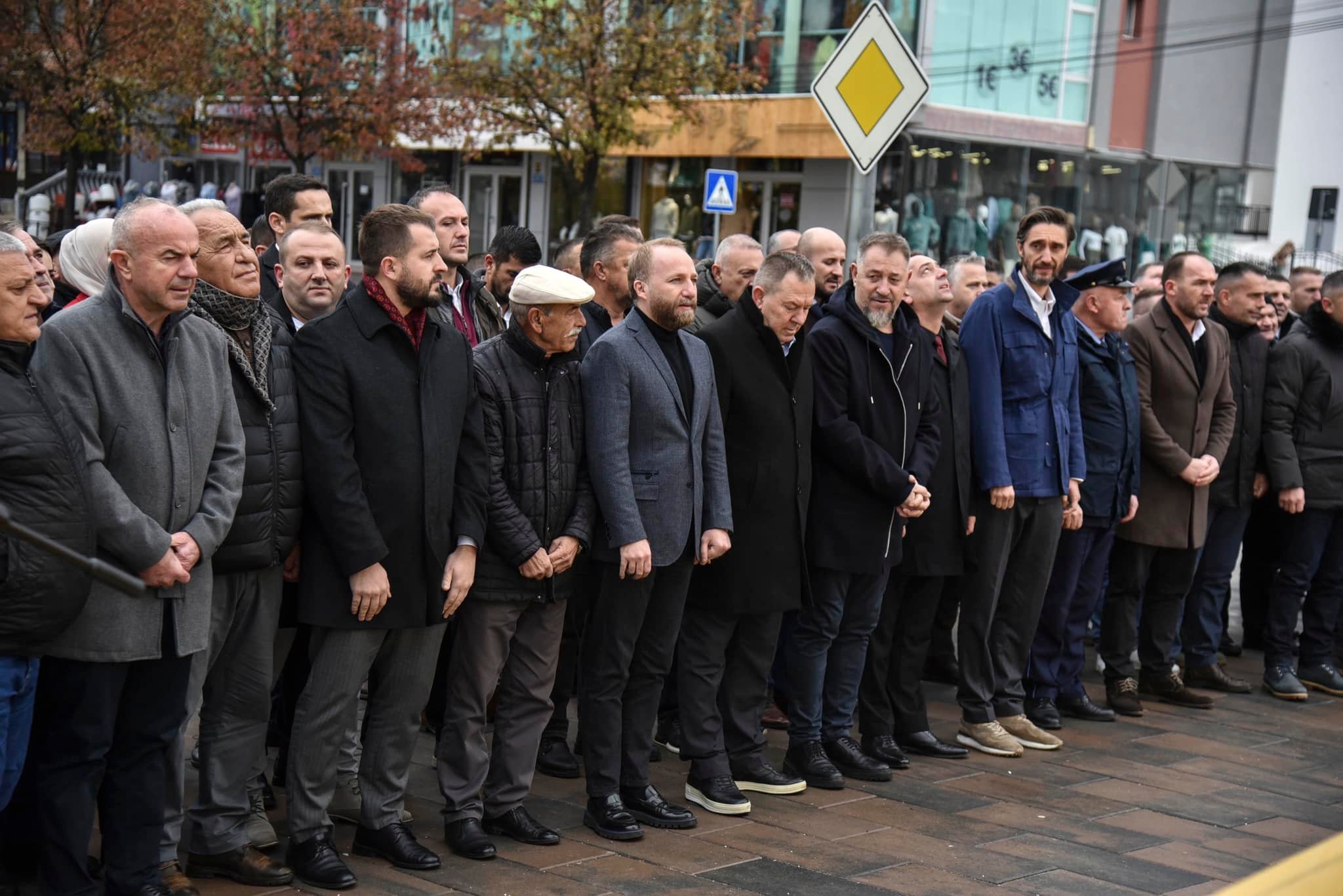hysni-gucati-i-bashkohet-pdk-se-gjate-homazheve-ne-prekaz