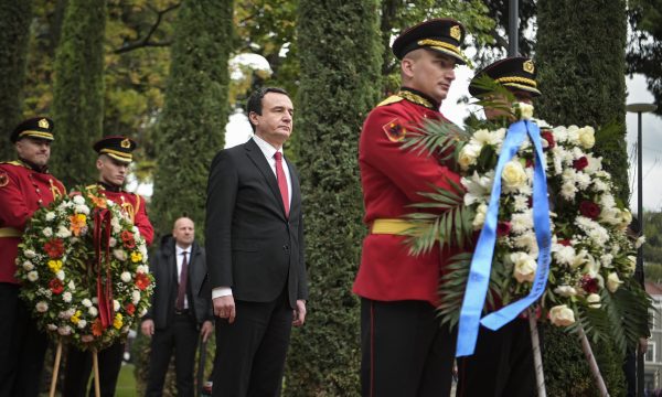 kurti-uron-shqiptaret:-e-drejta-jone-fisnike-per-liri-eshte-luftuar-prej-kohesh