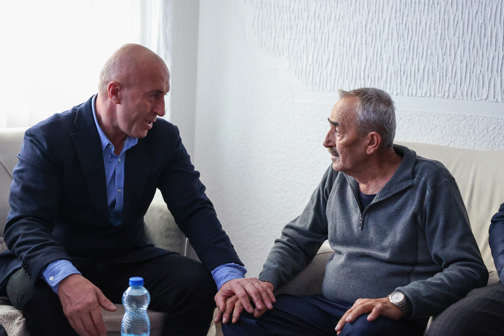 Haradinaj viziton familjen Ademaj, iu shpreh ngushëllime për Liridonën