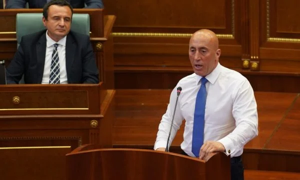 Haradinaj Kurtit  Iu dorëzove regjimit serb pa rezistencë  Njësia Speciale që po e fyen s u dorëzua më 24 shtator