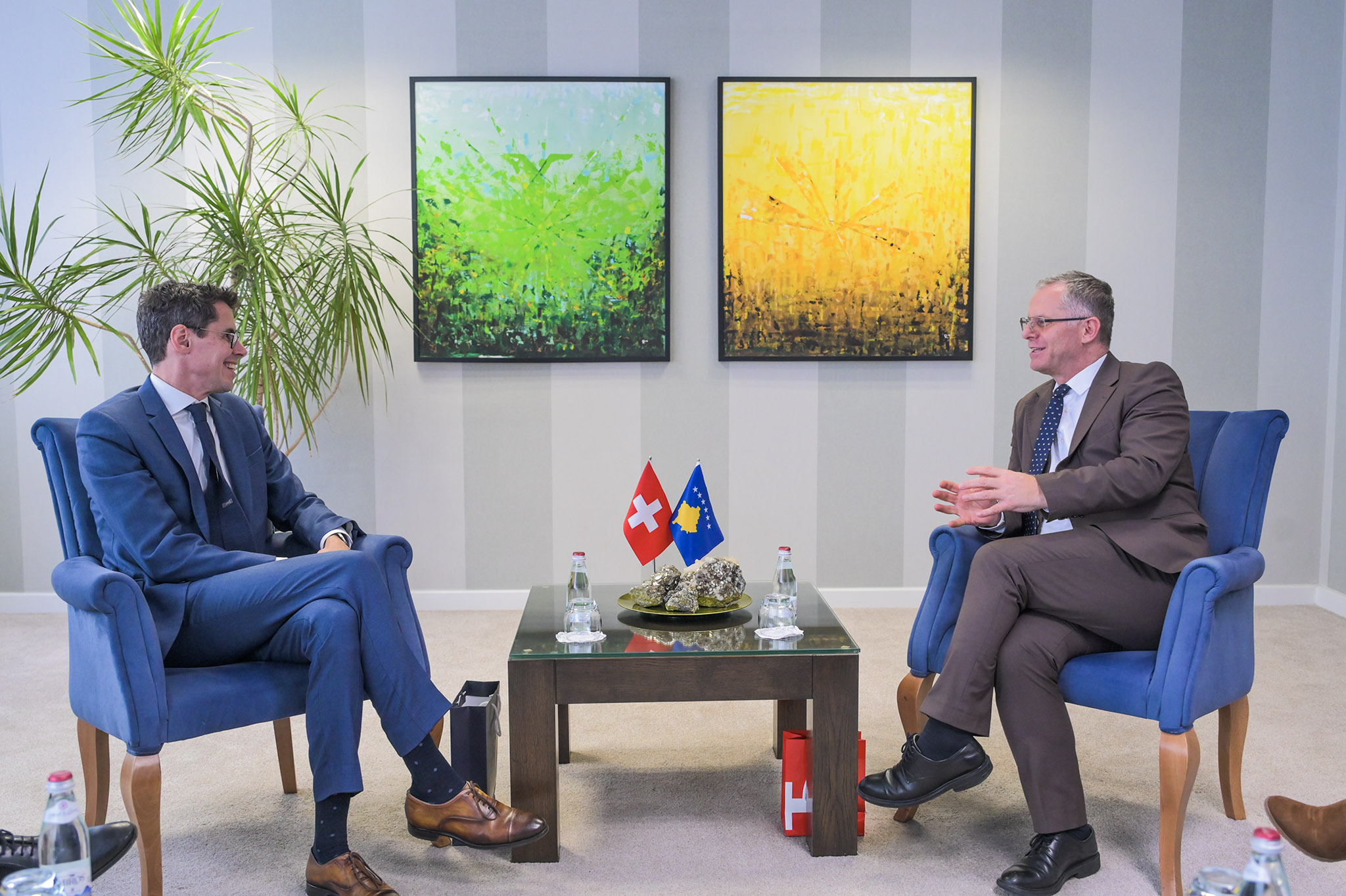 Bislimi pret në takim ambasadorin e ri të Zvicrës, diskutohet për dialogun