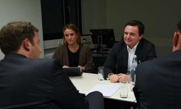 Deputeti i Bundestagut gjerman takohet me Kurtin: Ballkani Perëndimor i përket BE-së