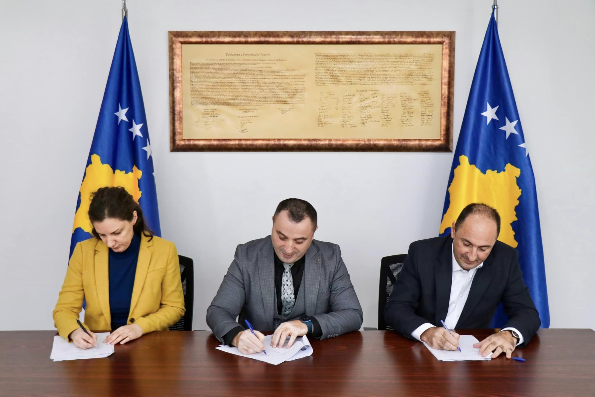 firmoset-marreveshja-pesevjecare-per-financimin-e-infrastruktures-hekurudhore