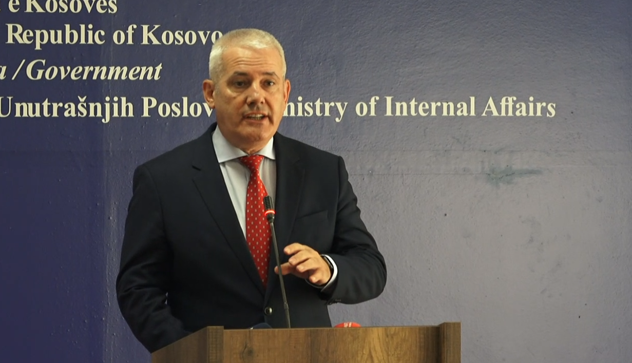 kalon-ne-qeveri-plotesim-ndryshimi-i-ligjit-per-kontrollin-kufitar