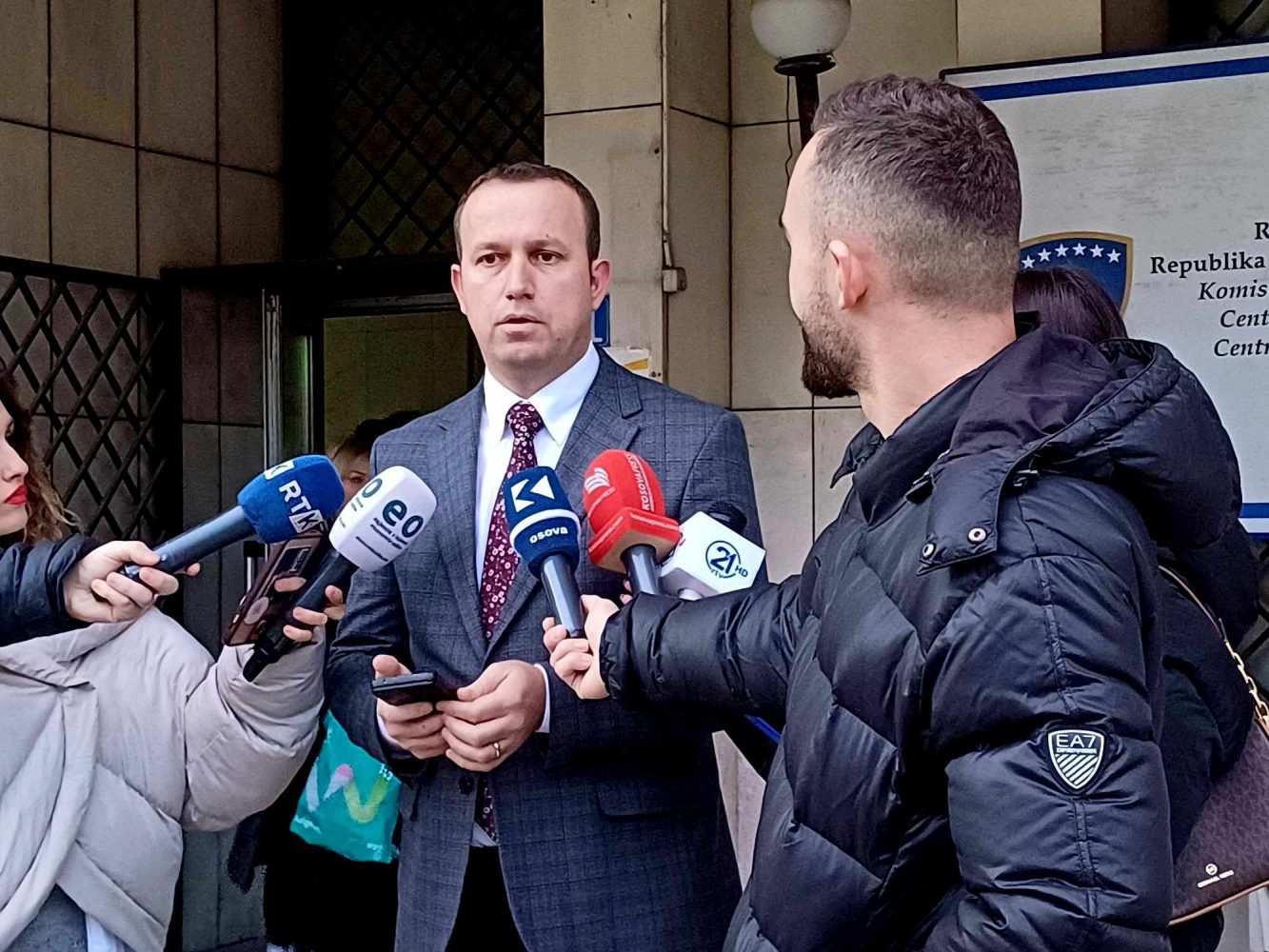 kqz-ja-pranon-kerkesat-per-shkarkimin-e-kryetareve-te-tri-komunave-veriore