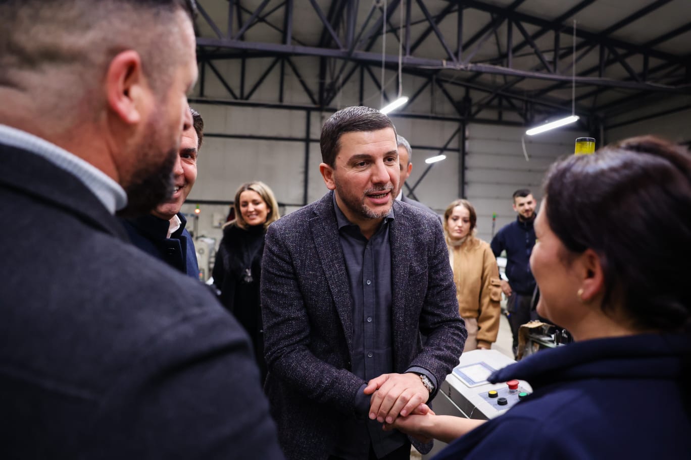 “e-papranueshme”-–-krasniqi-ne-viti-thote-se-qeveria-kurti-po-diskriminon-qytetaret