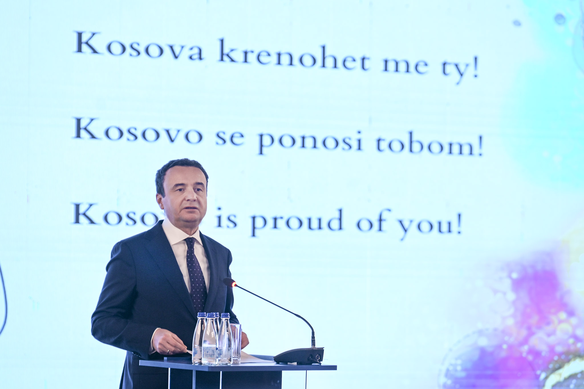 kurti-ne-ceremonine-e-ndarjes-se-cmimeve-per-grate-e-arta-te-kosoves:-historite-e-juaja-do-te-vazhdojne-te-na-frymezojne