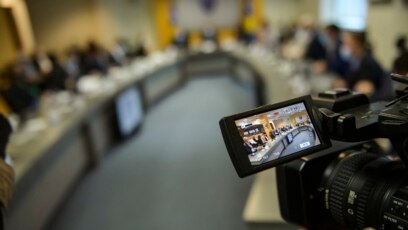 ngritja-e-koeficientit-vetem-pese-euro/-sindikatat:-qeveria-“kurti”-po-na-nxite,-po-e-rrenon-shtetin-qellimshem