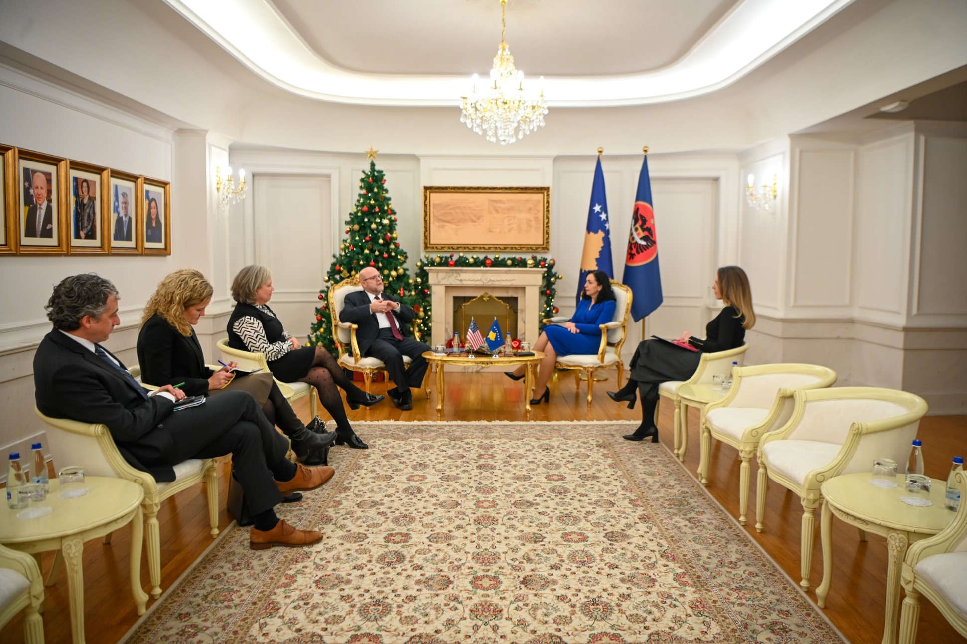 osmani-takon-hovenierin,-diskutojne-per-zhvillimet-e-fundit-ne-vend-dhe-per-avancimin-e-partneritetit