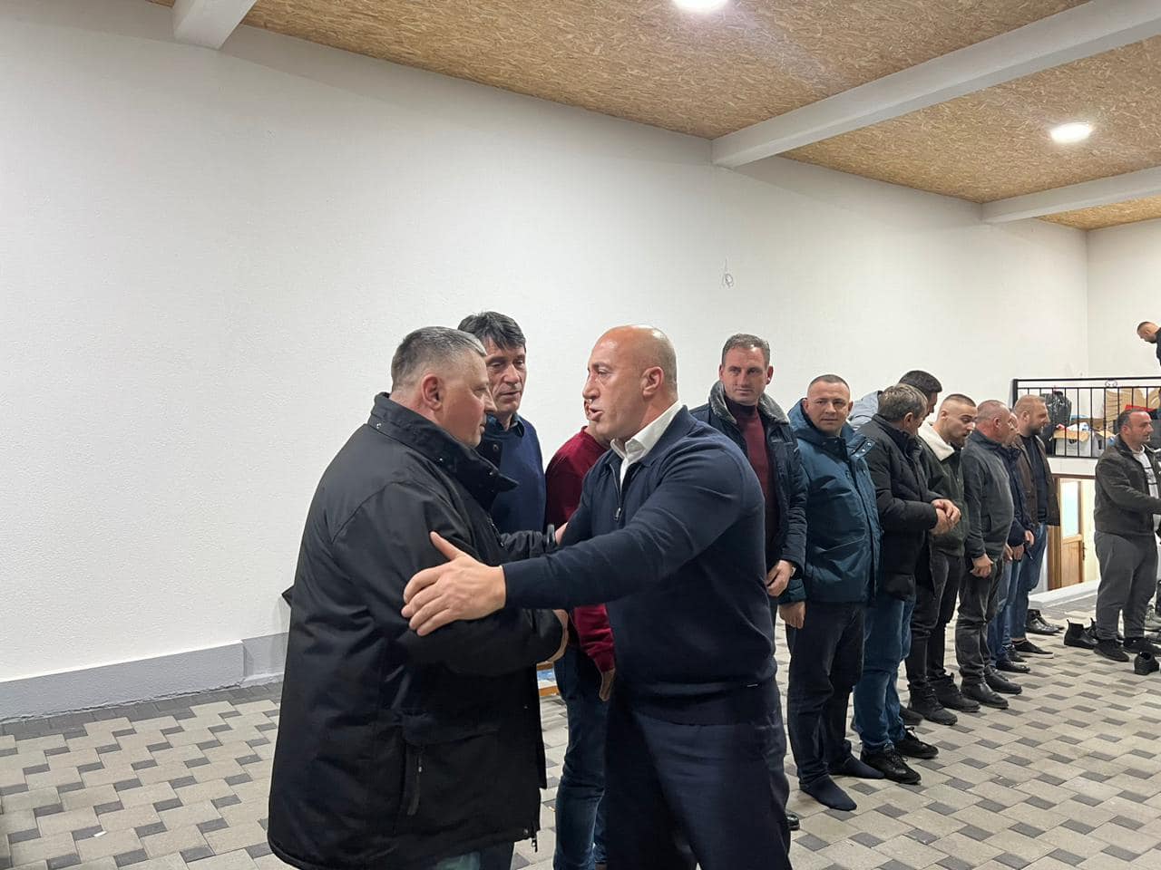 Ramush Haradinaj viziton dhe i uron mirëseardhje Nasim Haradinajt