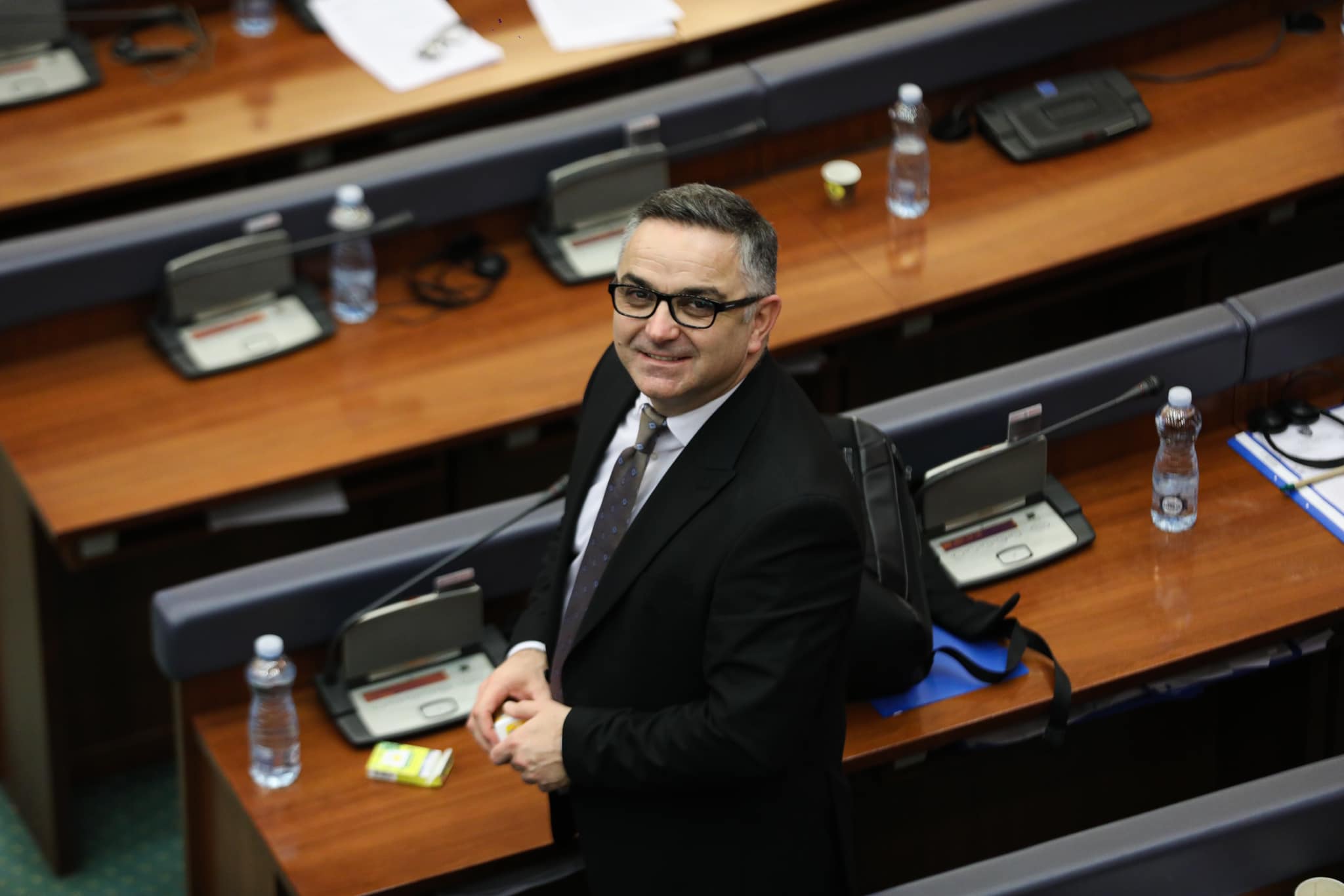 tahiri:-diagnoza-e-vitit-2023-eshte-deshtim-ne-ekonomi,-katrahure-ne-diplomaci-dhe-kapje-e-shtetit-nga-partia-ne-pushtet