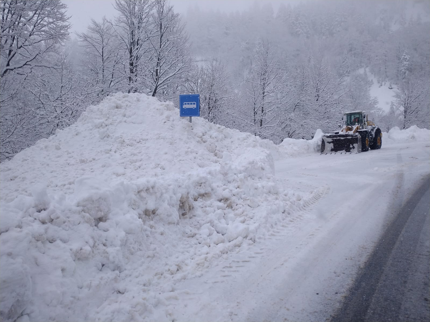 lirohet-rruga-per-qarkullimin-e-automjeteve-per-ne-qendren-e-skijimit-ne-brezovice