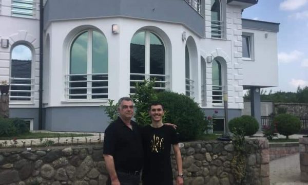 “ma-kpute-shpirtin”,-reagon-babai-i-njerit-prej-viktimave-ne-aksidentin-ne-prizren