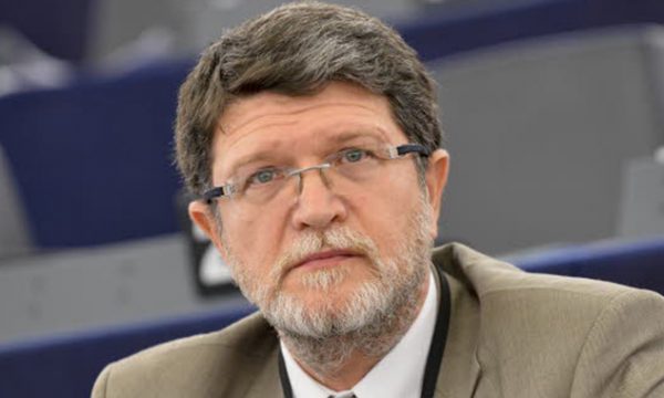 picula:-serbia-e-ka-humbur-kosoven-ne-menyre-te-pakthyeshme,-vuciq-pretendon-se-e-njeh-situaten-reale