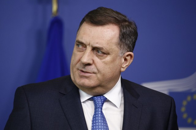 dodik-shqeteson-europen:-duam-qe-serbet-te-jene-ne-nje-shtet