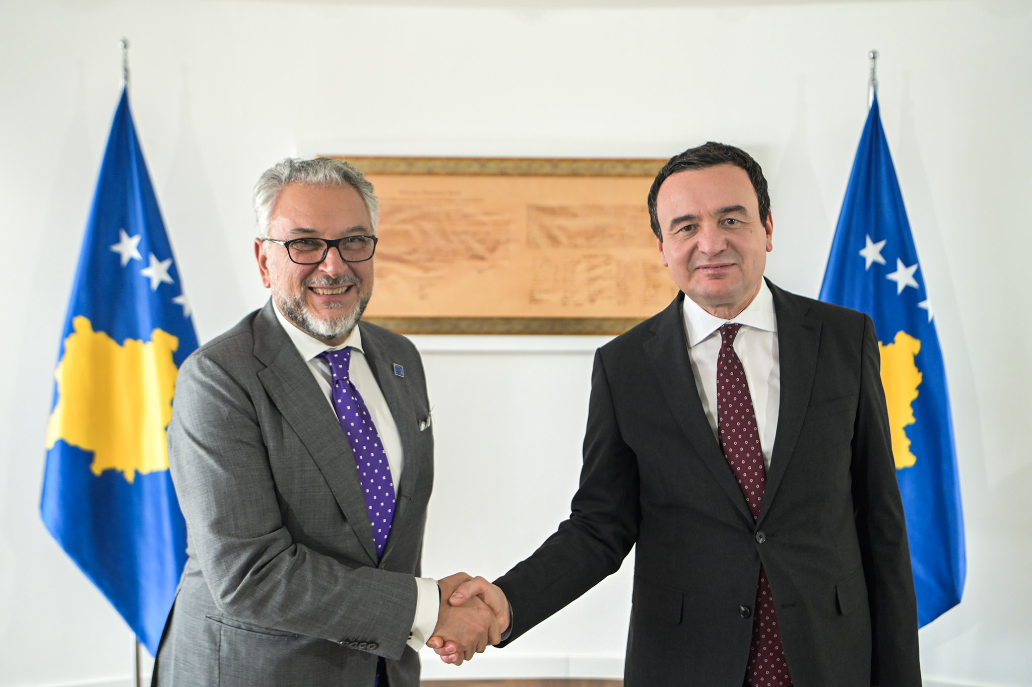 kurti-priti-ne-takim-shefin-e-eulex-it,-diskutuan-per-sigurine-dhe-sundimin-e-ligjit-ne-vend