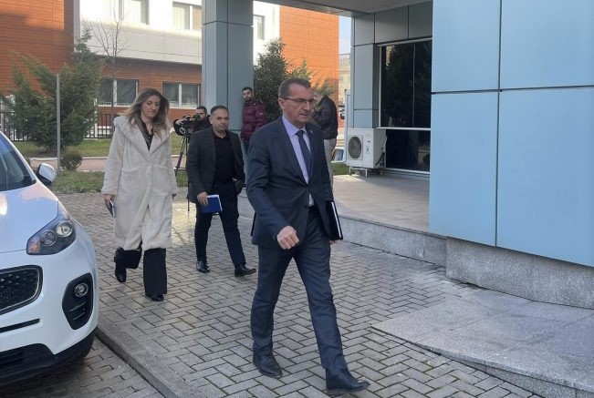 sindikalistet-takojne-ministrin-svecla,-marrin-mbeshtetje-per-policine
