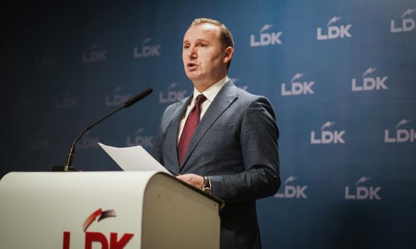 ish-ministri-zemaj:-kjo-qeveri-e-paafte,-po-sjelle-vetem-deshtime-e-parregullsi