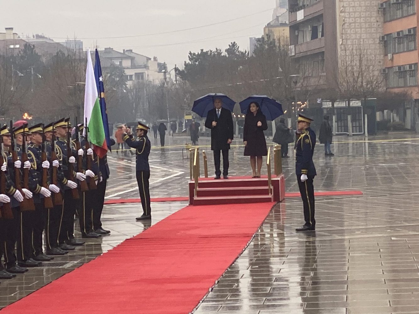 osmani-e-pret-me-ceremoni-shteterore-homologun-bullgar,-rumen-radev