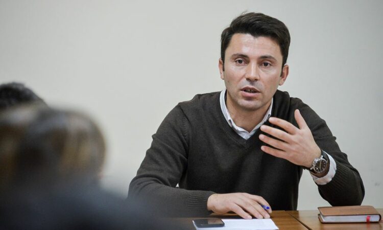 deputeti-i-vv-se:-vuciq-njihet-personalisht-me-kokat-e-grupit-terrorist-te-sulmit-ne-banjske