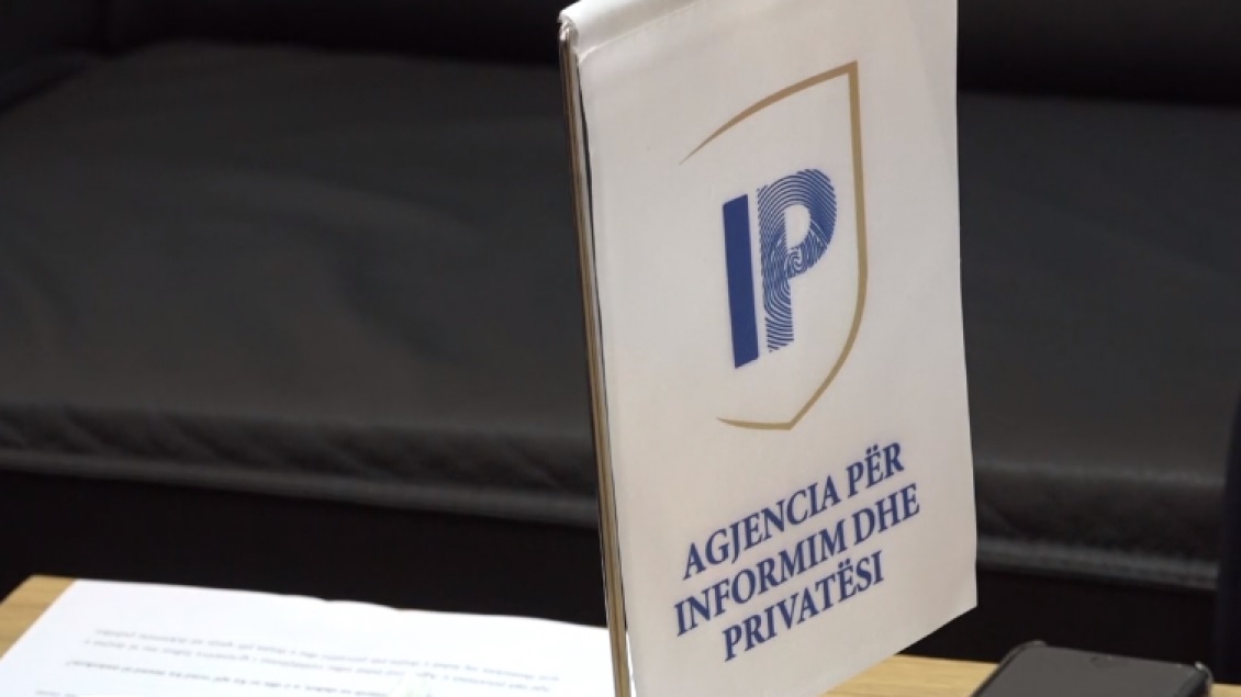 per-shkelje-te-privatesise-dhe-informimit,-u-gjobiten-18-institucione-e-kompani