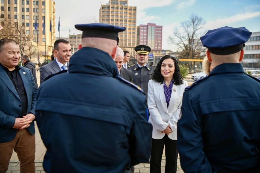 osmani-nga-stacioni-policor:-grate-dhe-burrat-ne-vije-te-frontit-e-bejne-shtetin-me-te-sigurte