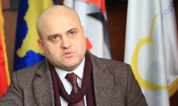 Haxhi Avdyli nxjerr disa thirrje që thotë se janë të grupeve ekstremiste serbe: Kujdes kur udhëtoni me targa RKS në Serbi