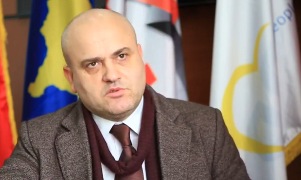 haxhi-avdyli-nxjerr-disa-thirrje-qe-thote-se-jane-te-grupeve-ekstremiste-serbe:-kujdes-kur-udhetoni-me-targa-rks-ne-serbi
