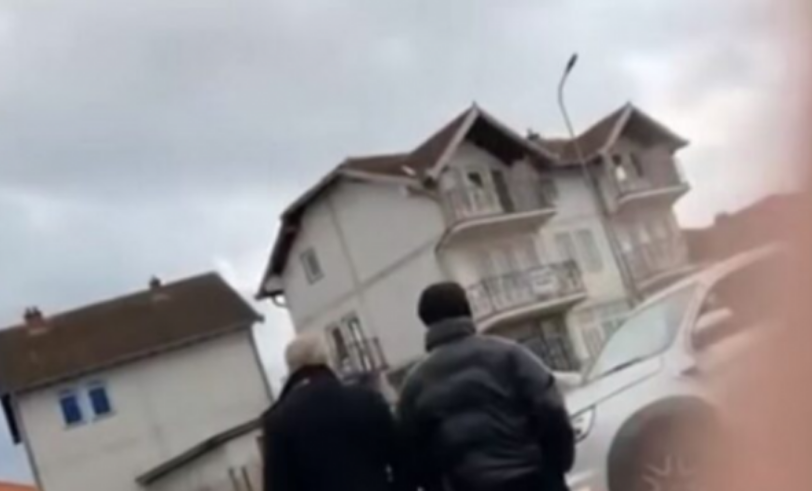 perleshja-e-mergimtareve-me-policine-ne-merdar-u-“mbulua”-edhe-nga-nje-kend-tjerer,-dalin-pamjet