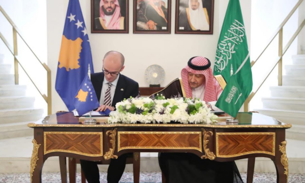 Kosova nënshkruan marrëveshje me Arabinë Saudite për lirim reciprok nga vizat të atyre që kanë pasaporta diplomatike e zyrtare