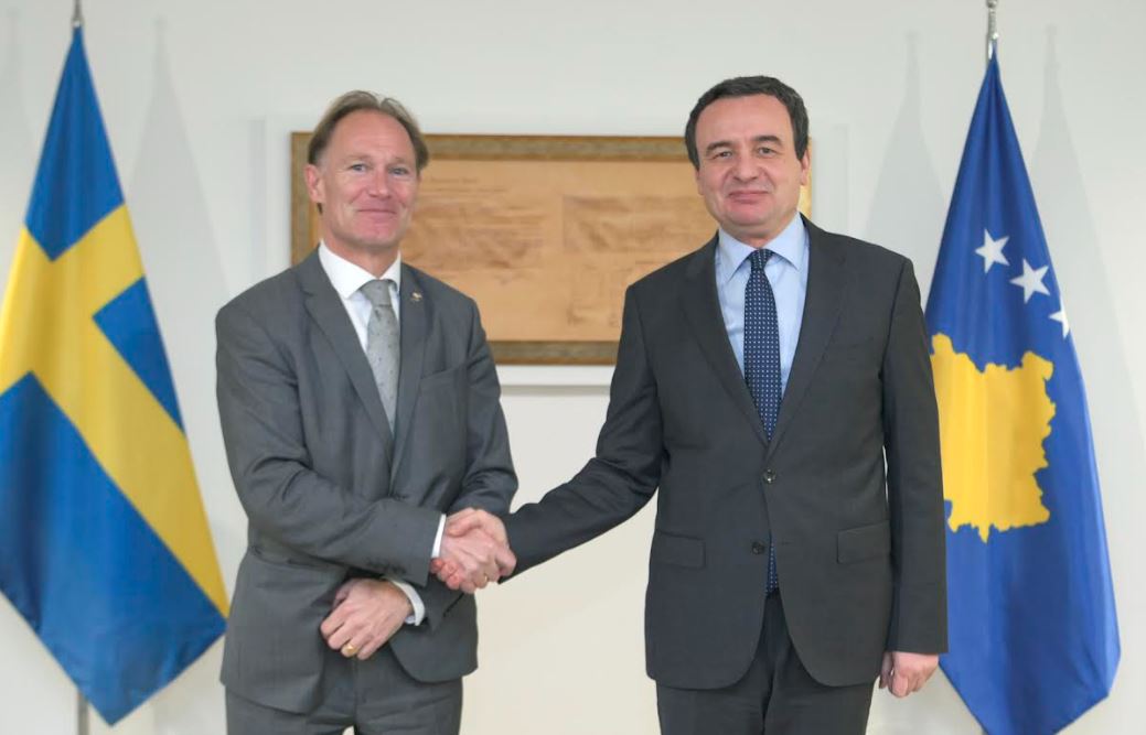 Kurti takohet me ambasadorin suedez, flasin për ekonominë dhe shkëmbimet tregtare