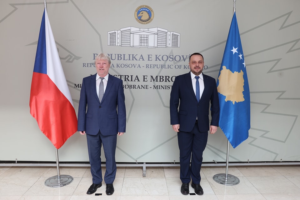maqedonci-pret-ne-takim-ambasadorin-mazanek,-diskutojne-per-sigurine-ne-vend