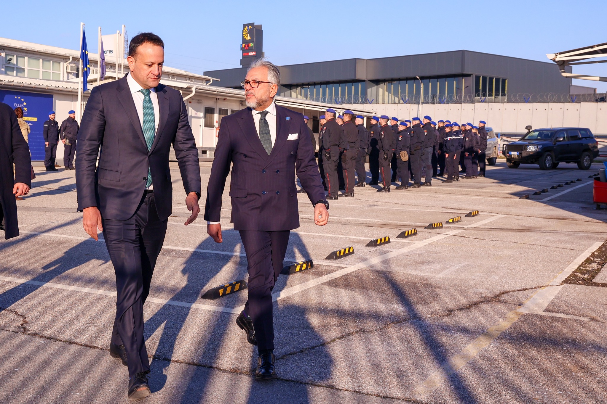 kryeministri-i-irlandes-vizitoi-eulex-in,-u-informua-rreth-situates-aktuale-te-sigurise